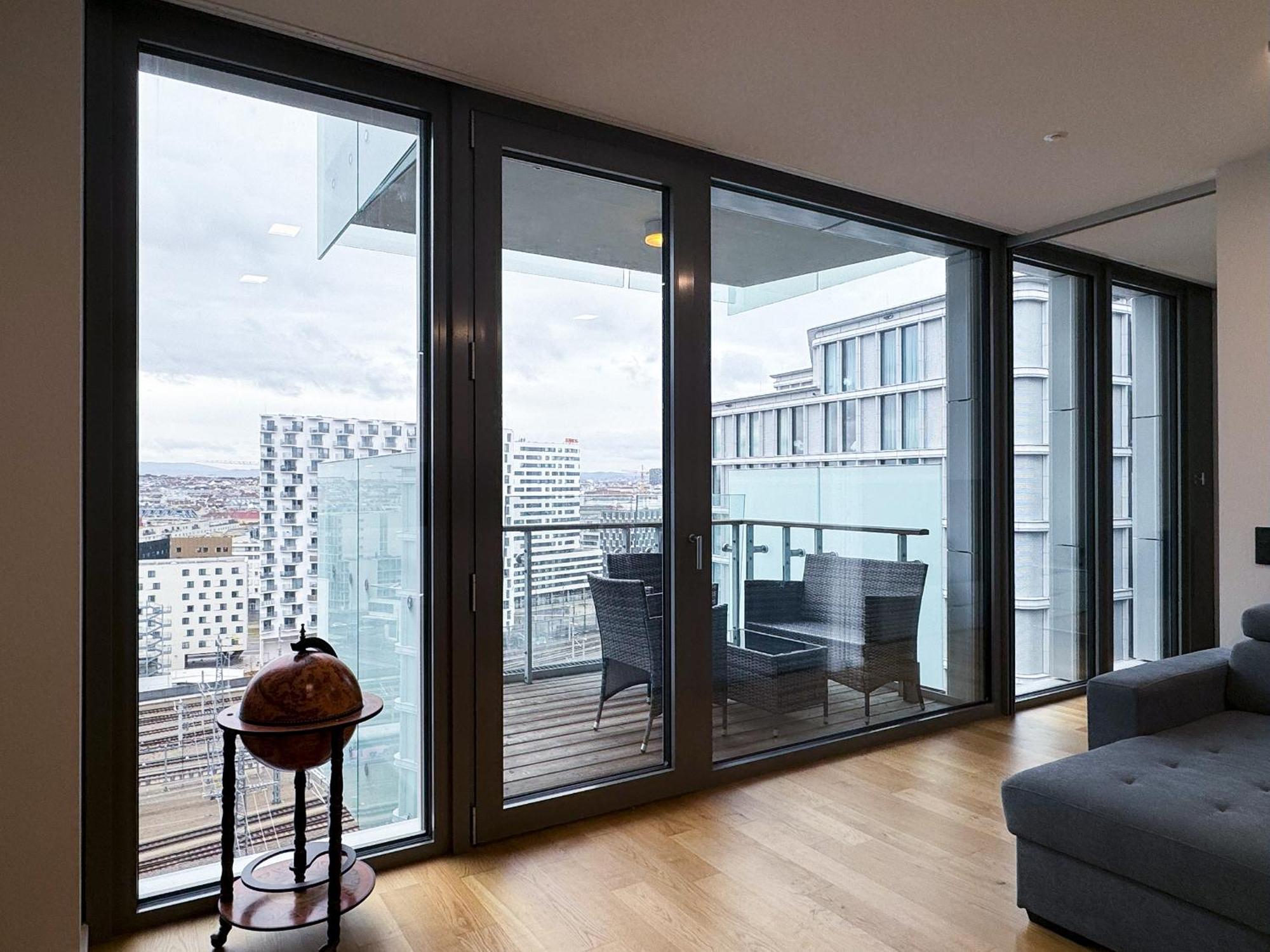 Luxus-Apartment Mit Weitblick Wina Bagian luar foto